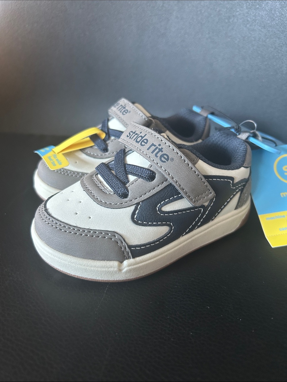 NWT 🆕 Munchkin Stride Rite Gray, Navy & Cream Toddler Sneakers size 5